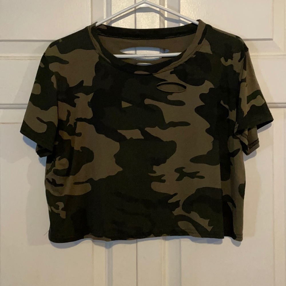 🔥 2/$15 camo crop top
